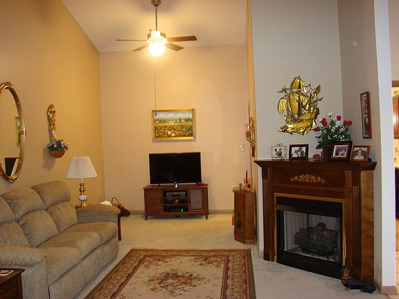 3rd image of 15551 Woodstone Cir