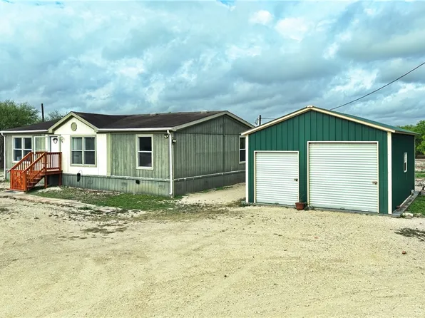 1312 Antonia St, Sinton, TX 78387