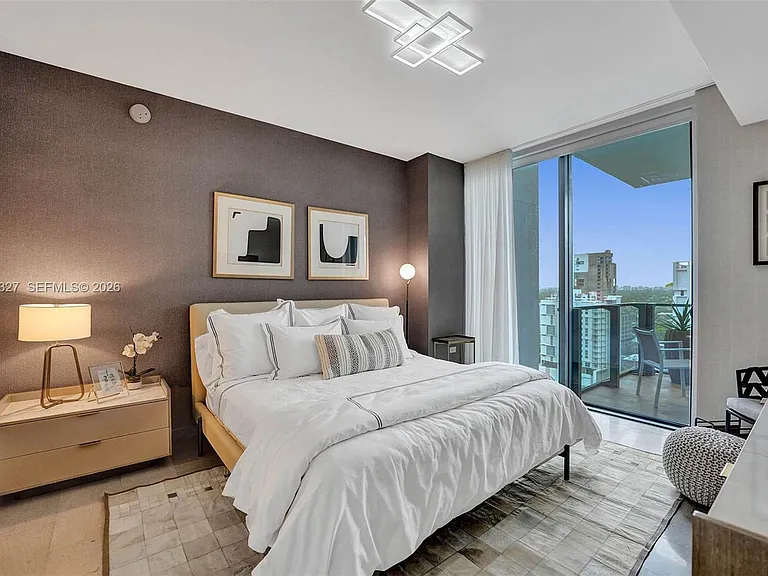 88 SW 7th St #1408 — Photo 30