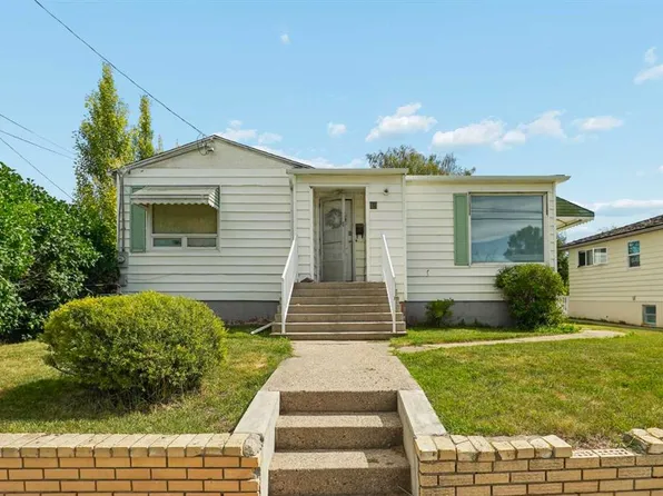 19 S 100th St W, Raymond, AB T0K 2S0