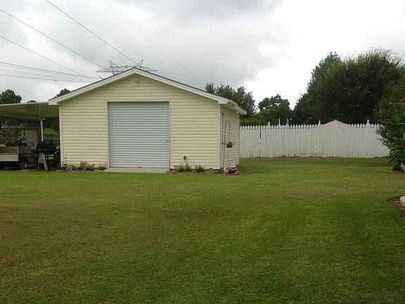 20x20 bldg w/shelter 