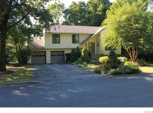 23 San Giacomo Dr, New Windsor, NY 12553