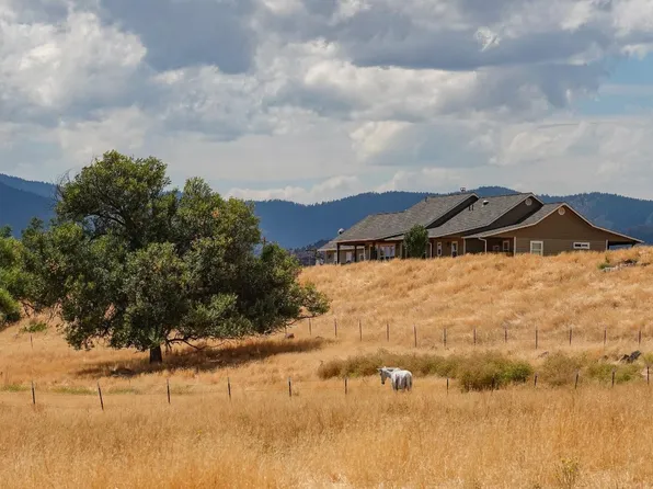 1704 Gregory Mountain Rd, Montague, CA 96064