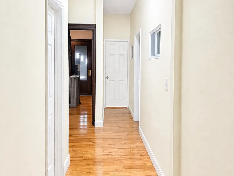 22 Chestnut St #1 — Photo 9