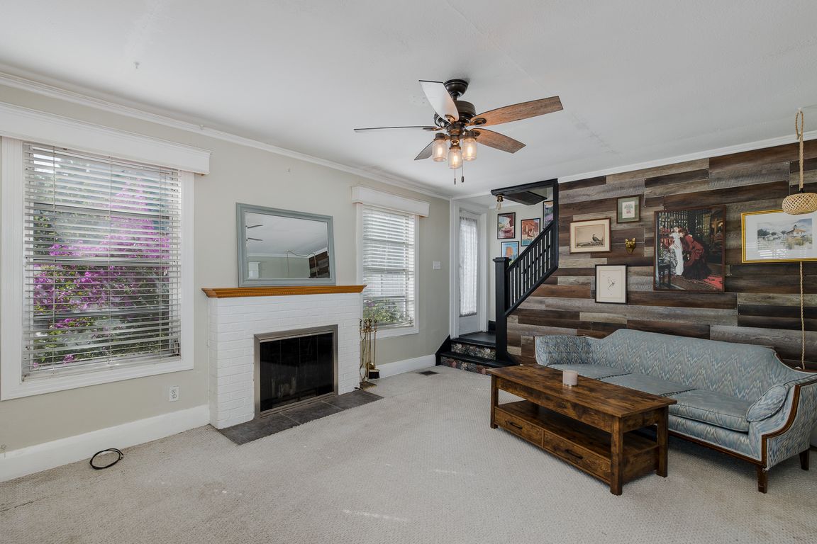 next background image