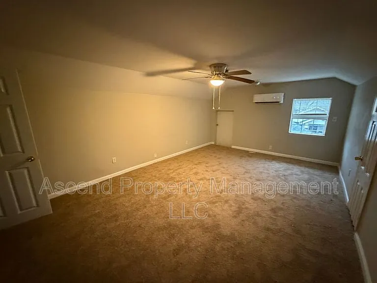 2111 Chamberlain Ave #B — Photo 5