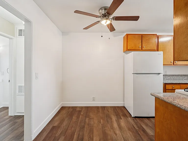 821 E Pine — Photo 39