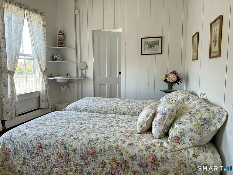 18 Prospect Hill Rd — Photo 16
