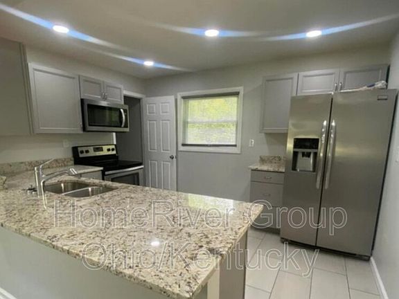 3rd image of 2515 Coronet Dr