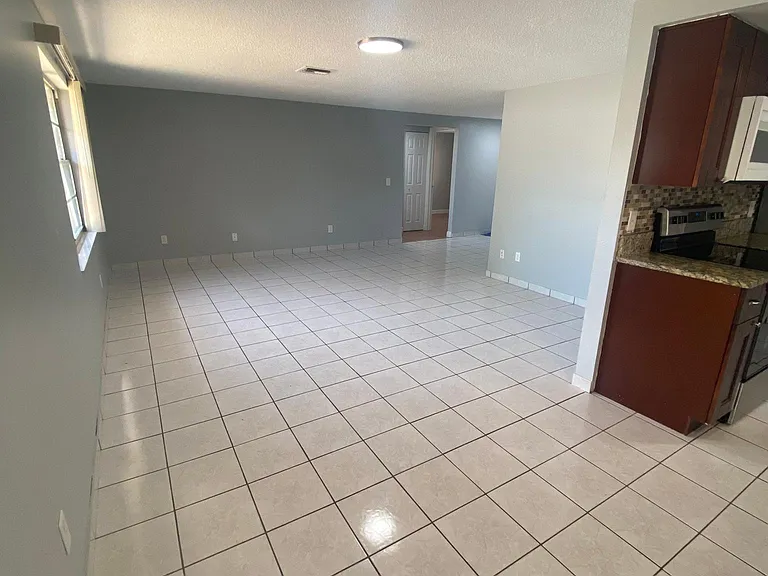 12703 Alida Pl — Photo 5