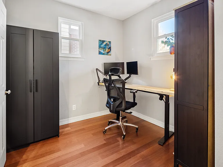 2682 Valentia St — Photo 32