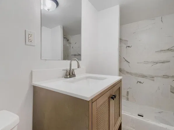 2002 Bush Ave E, Saint Paul, MN 55119