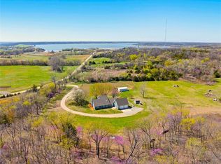 11096 43rd St, Perry, KS 66073