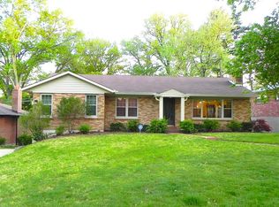 8716 W Kingsbury Ave, Saint Louis, MO 63124