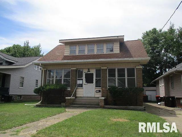 1417 N Douglas St photo 1