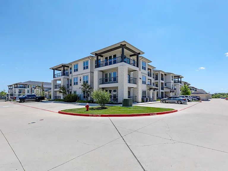 2338 Harvey Mitchell Pkwy S — Photo 32
