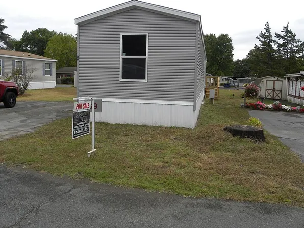 29 Martindale Trailer Ct, Clifton Park, NY 12065