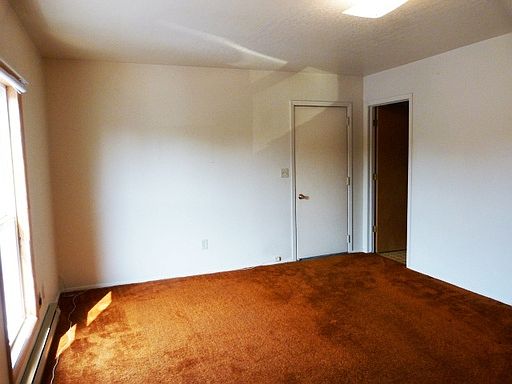 2nd image of 812 S 1st St
