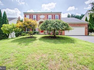 10606 Farmbrooke Ln, Rockville, MD 20854