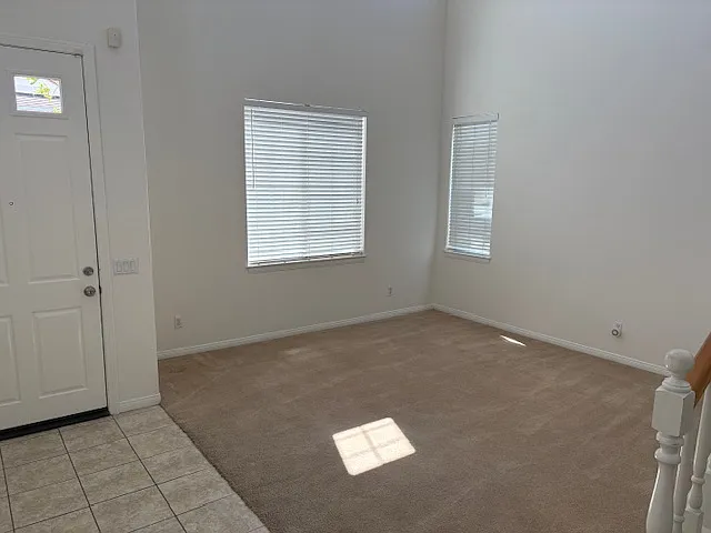 4 bed, 2632 sqft, $3,950 — Photo 3