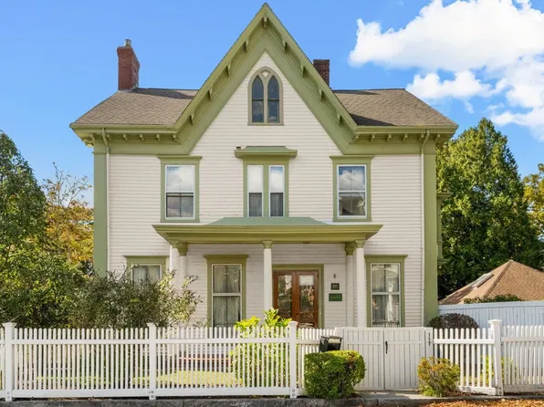 117 Cottage St, New Bedford, MA 02740