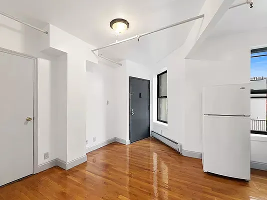 Rented by REAL New York | media 27