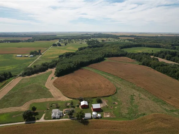 1975 N 2600 East Rd, Moweaqua, IL 62550