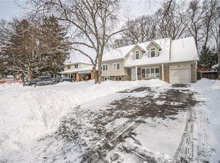 285 Surrey Dr, Oakville, ON L6L3T6