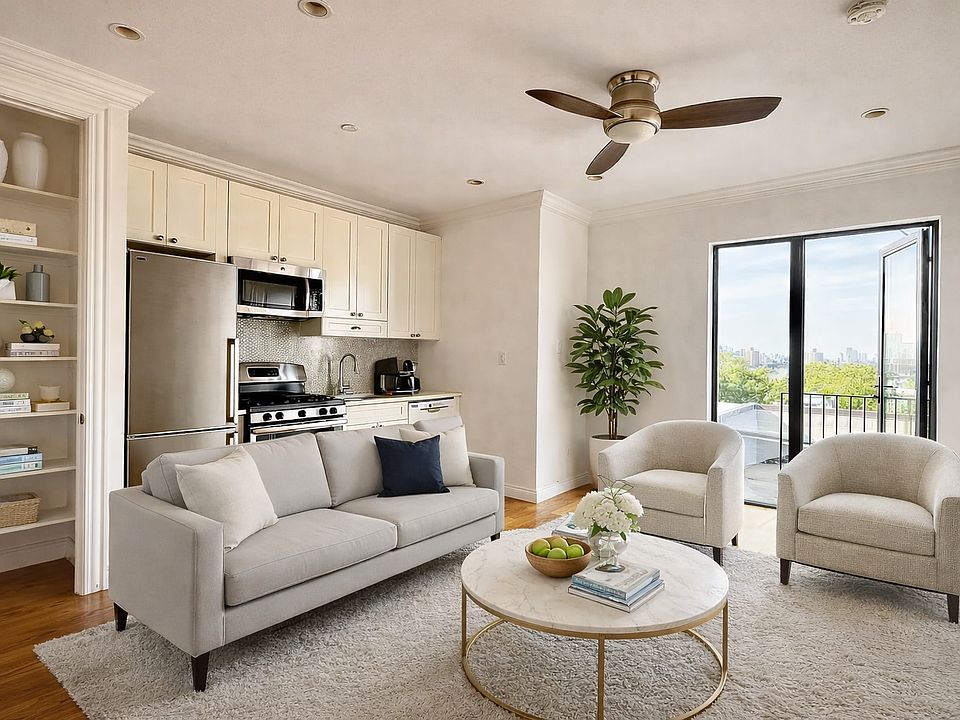2nd image of 329 Lincoln Pl APT 5L