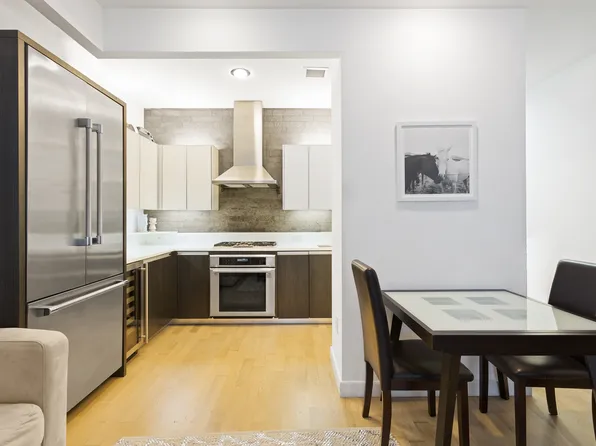 247 West 46th Street 401 image 2 of 4