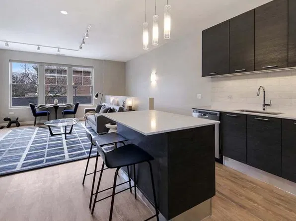 HIGHPOINT Clarendon Hills