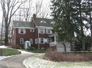 1215 Chestnut Hl, Millcreek, PA
