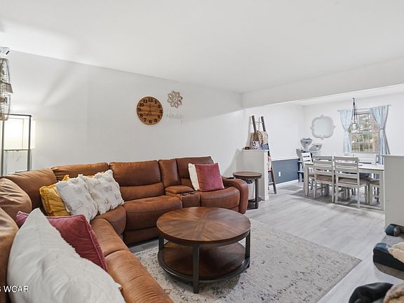 5th image of 3055 Clinton Way