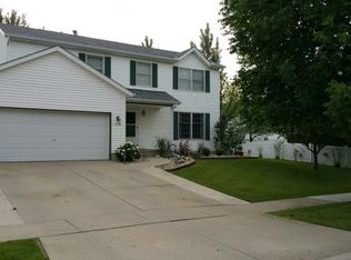 1218 Chatham Ln, Bloomington, IL