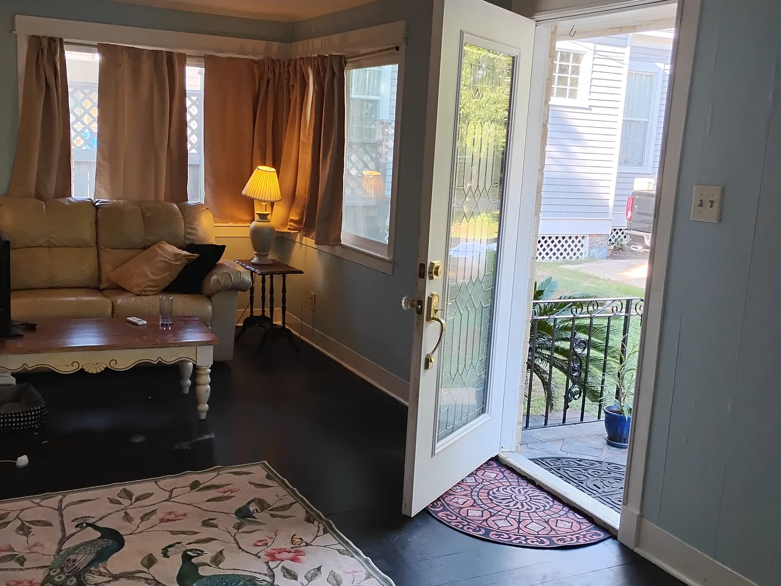 1 bed, 1.5 bath, 900 sqft, $1,550 — Photo 1