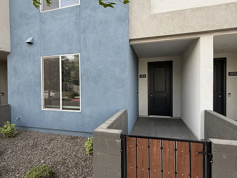 BB Living Val Vista — Photo 32