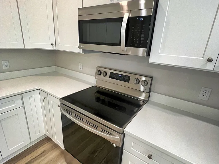 182 Madison St #B — Photo 7
