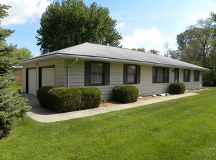 1300 Reckinger Rd, Aurora, IL 60505