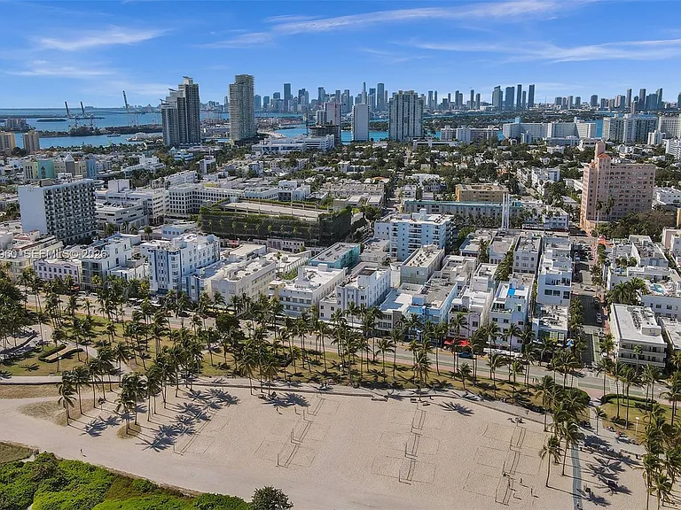 713 Collins Ave #42 — Photo 52