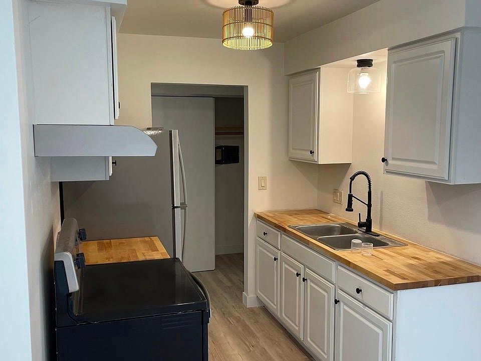 1st image of 1016 Grand Ave #211