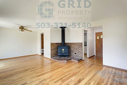 16554 SE Gordon Ct Photo 1