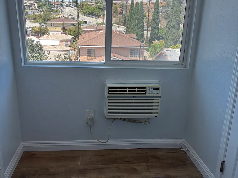 121 S Carmelita Ave #B — Photo 10
