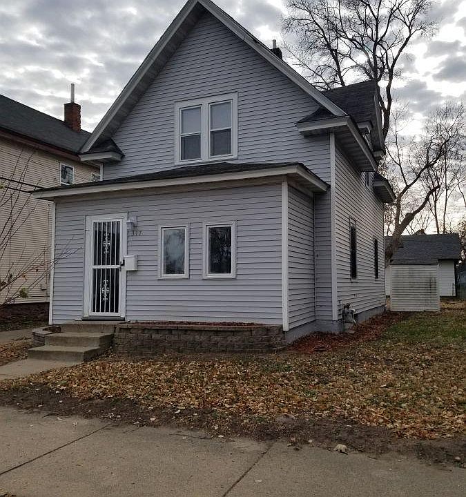 1st image of 317 23rd Ave N
