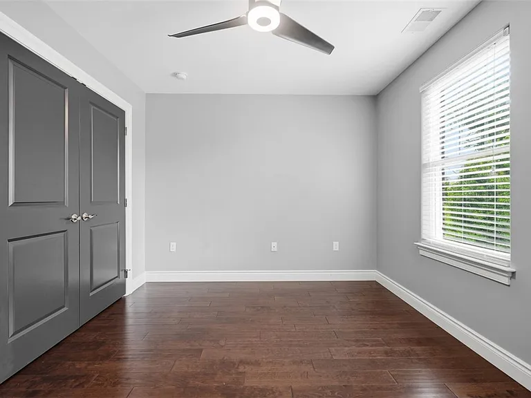 390 Bradley St — Photo 19