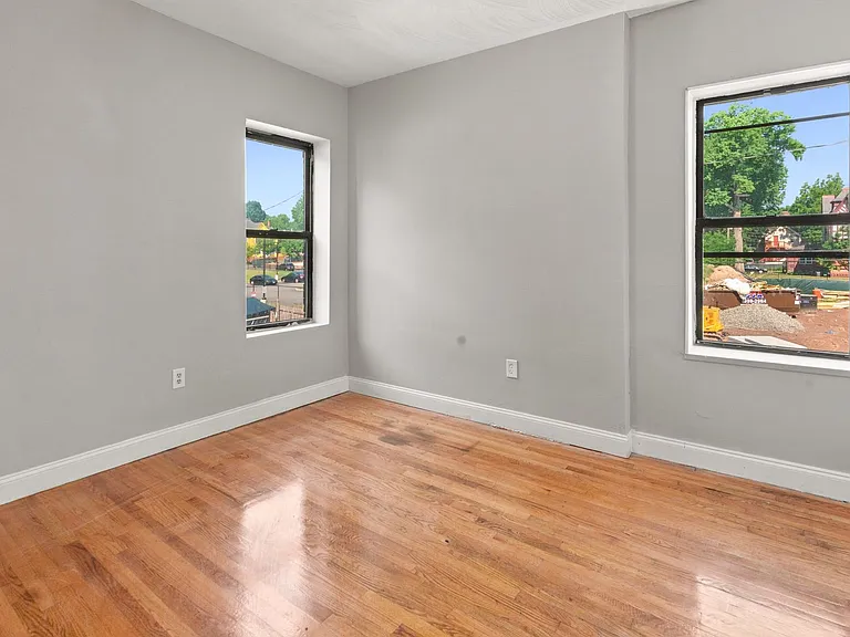 179-185 Chestnut Street — Photo 12
