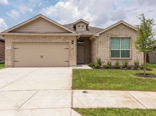 5200 Petal Meadows Dr, Fort Worth, TX 76179