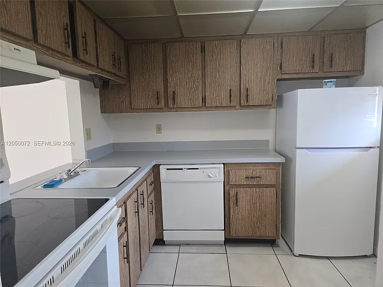 2800 NW 56th Ave #G301 — Photo 5