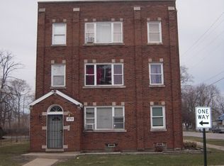 279 E 148th St, Harvey, IL 60426