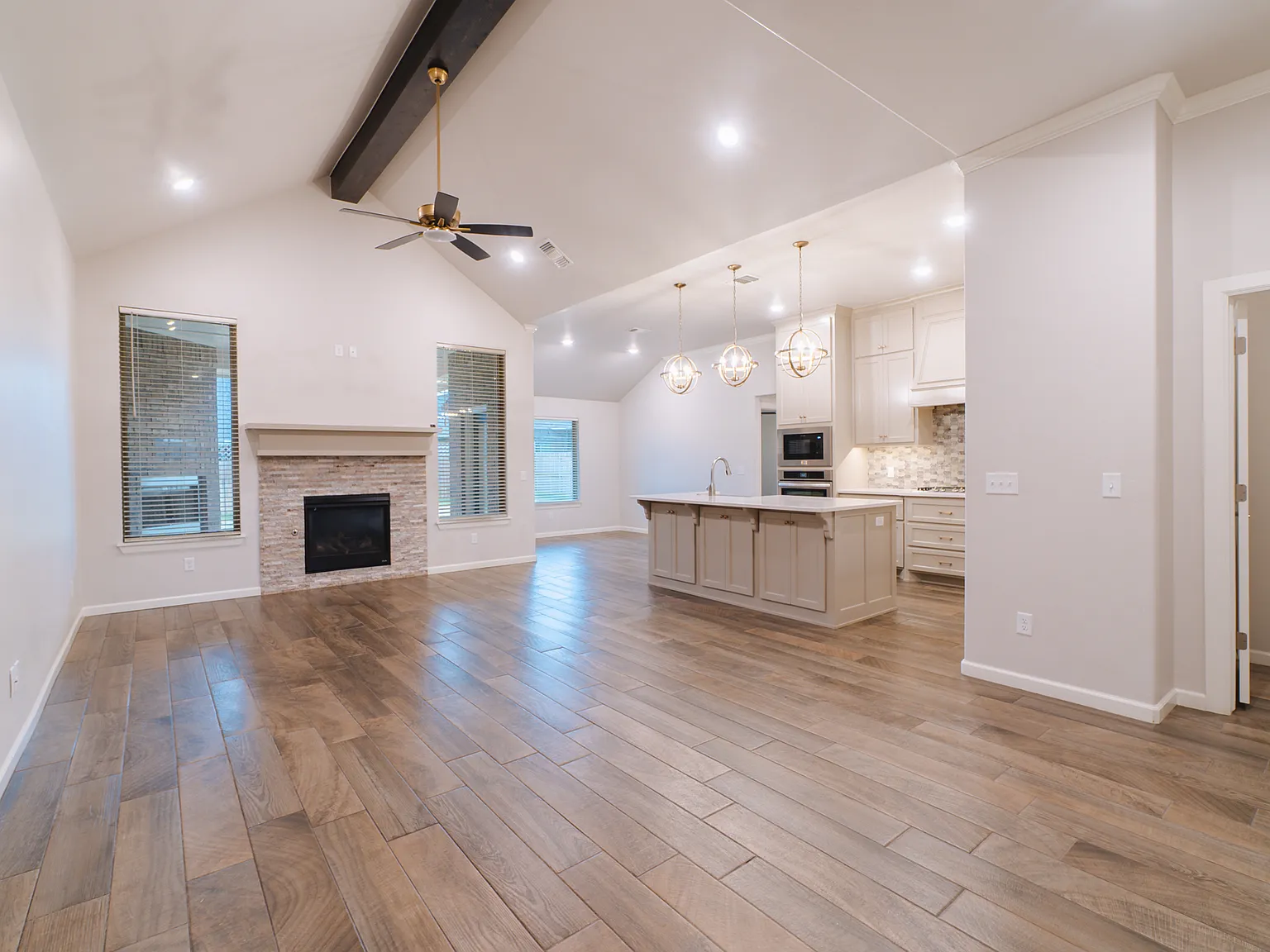 4 bed, 1785 sqft, $3,000 — Photo 3