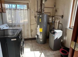 30040 Schoenherr Rd, Warren, MI 48088